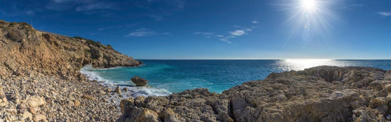 Luxury For 16 People With Seaview, Pool And Bbq *