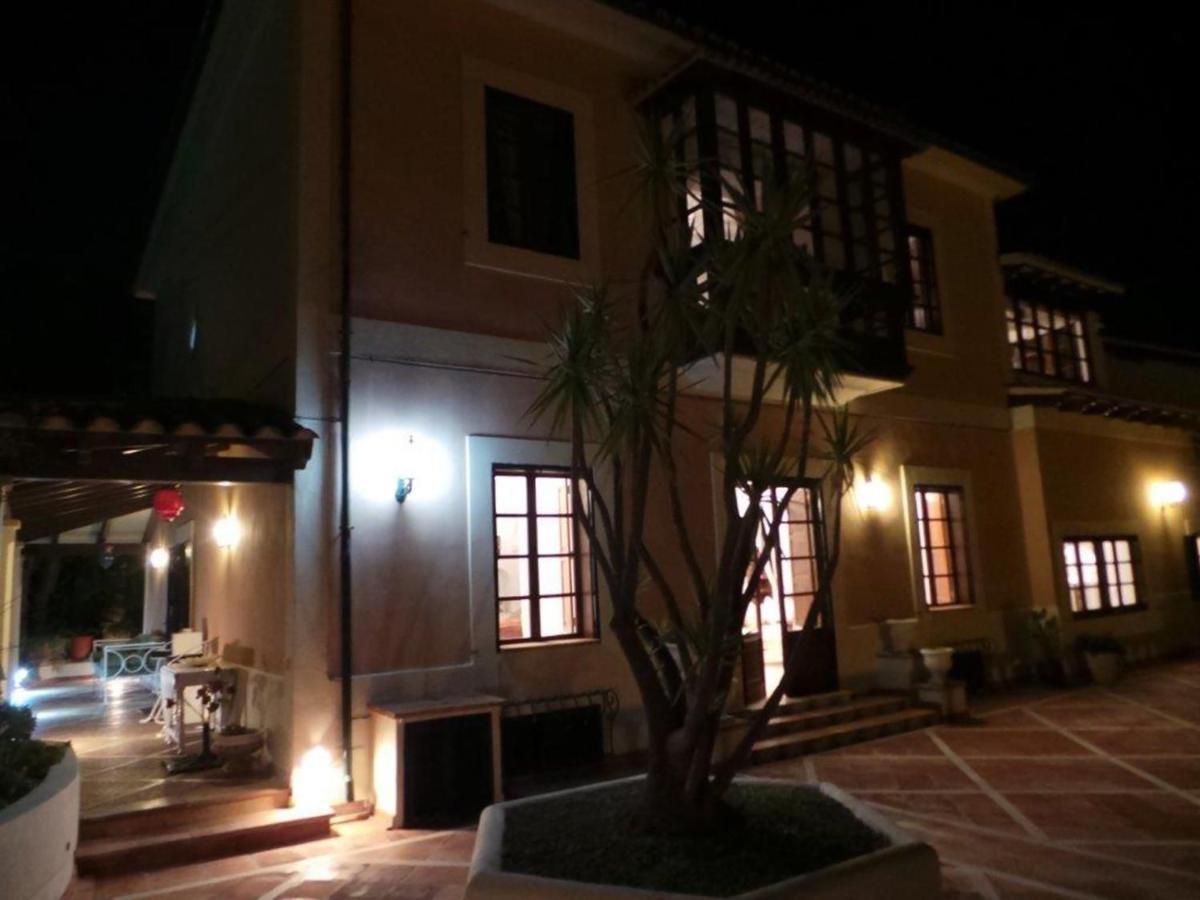 Luxury For 16 People With Seaview, Pool And Bbq Villa *
