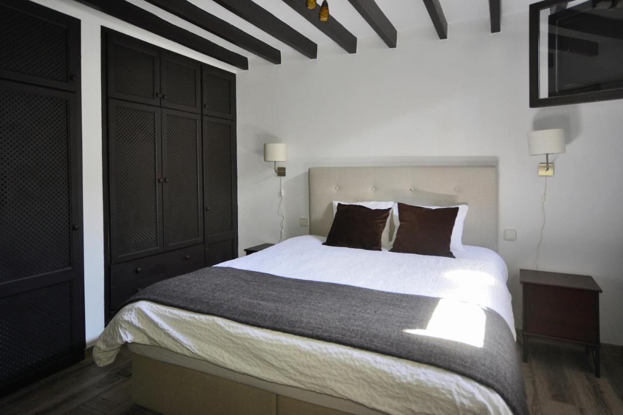 Luxury For 16 People With Seaview, Pool And Bbq Villa