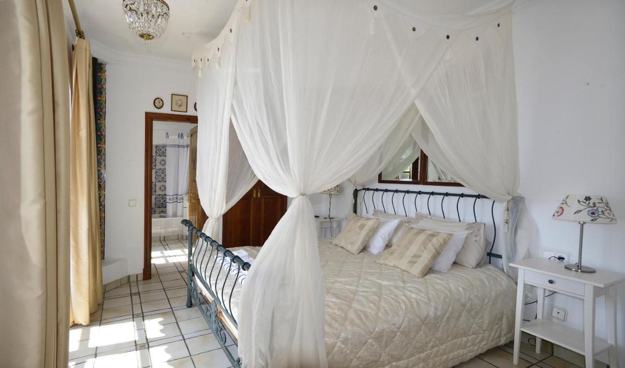 Villa Luxury For 16 People With Seaview, Pool And Bbq Palma